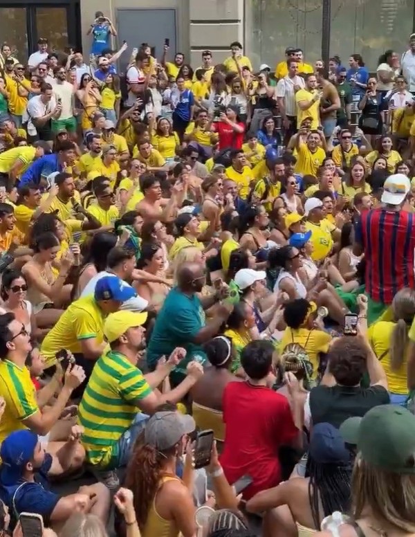 Torcida brasileira ensaia resposta à remada viking dos noruegueses