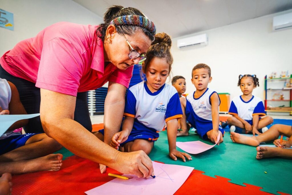 Prefeitura de Maceió convoca mais de 600 Profissionais de Apoio Escolar do PSS 2026