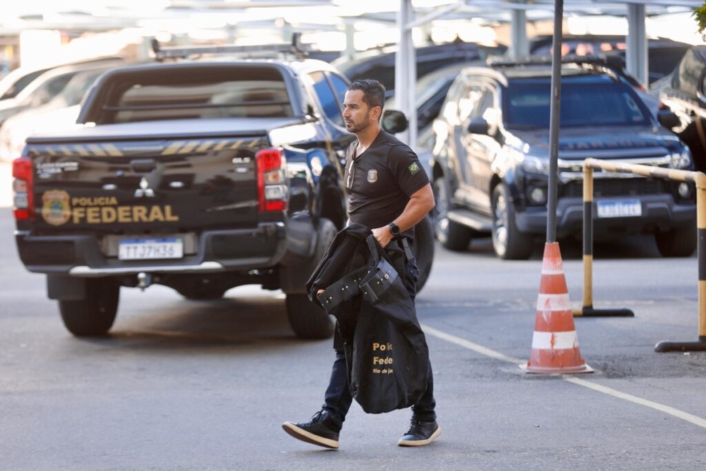 PF FAZ OPERAÇÃO CONTRA GRUPO QUE DESVIOU R$ 45 MILHÕES DE CLIENTES DA CAIXA