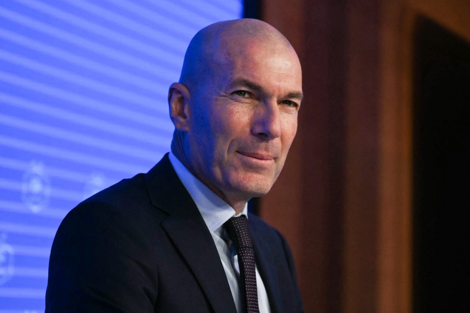 ZIDANE É ANUNCIADO COMO NOVO TECNICO DA FRANÇA