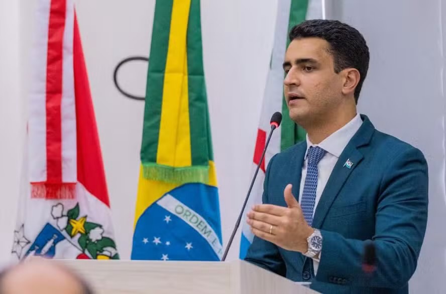 Federação lança JHC ao governo, mas ausência frustra aliados