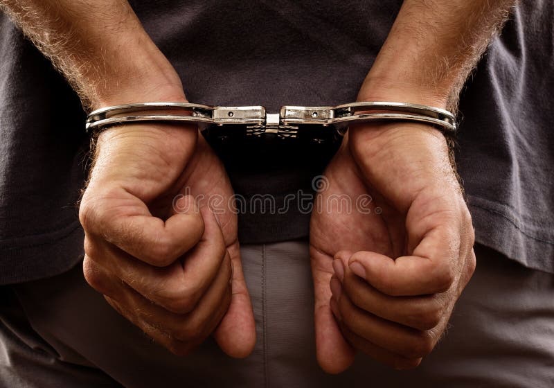 Homem em crise psiquiátrica tenta estupr4r vítima e a arrasta em via pública em Rio Largo