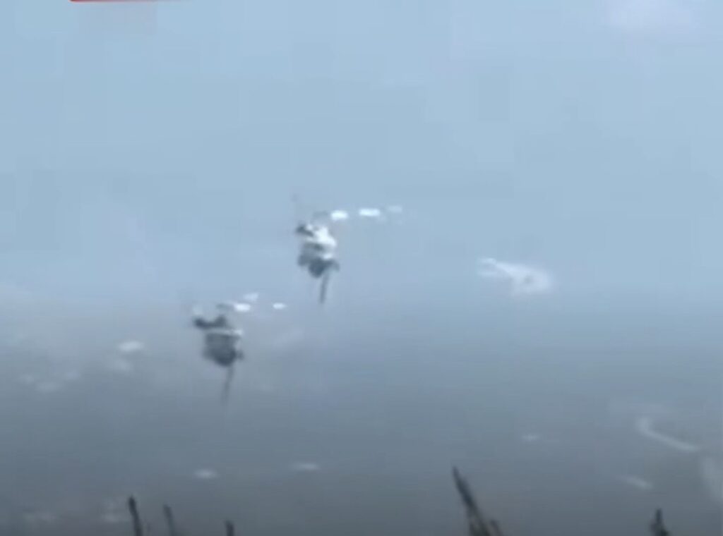 Helicópteros colidem em operação contra incêndios na Grécia