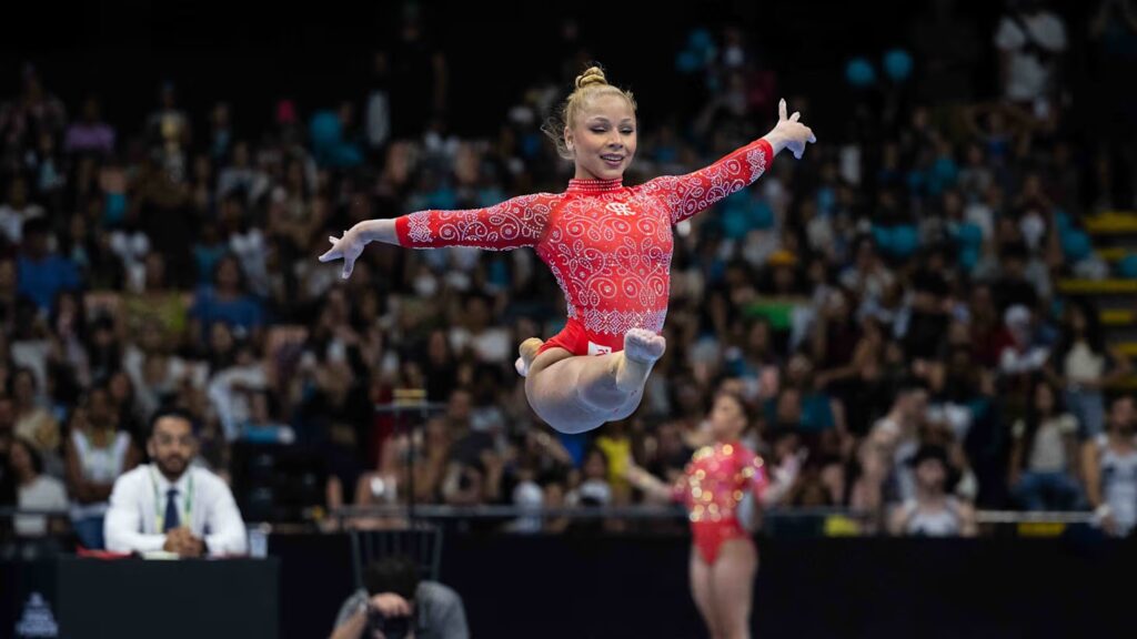 Flávia Saraiva é campeã no solo do Brasileiro de Ginástica