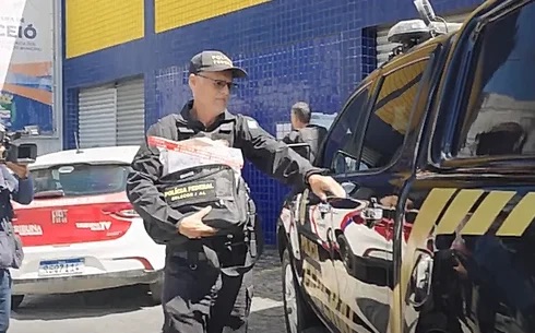 PF deixa Iprev com computadores, equipamentos e documentos após buscas em Maceió;