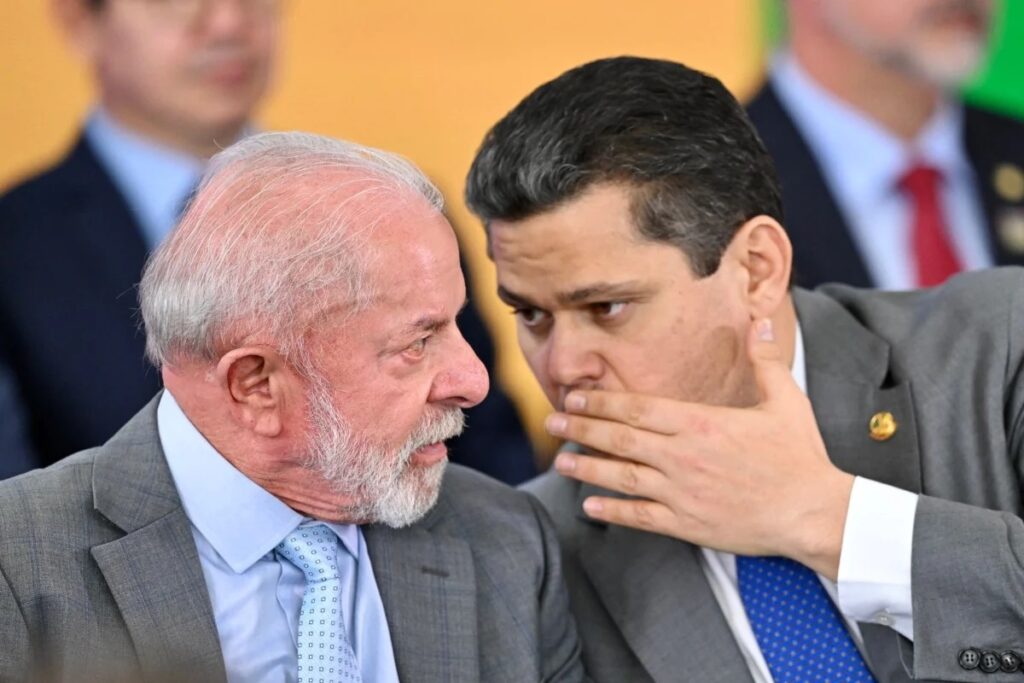 Alcolumbre destrava tramitação do fim da escala 6×1 após encontro com Lula