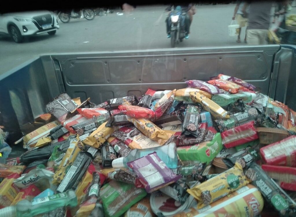 Vigilância Sanitária apreende 300 kg de alimentos estragados na Levada