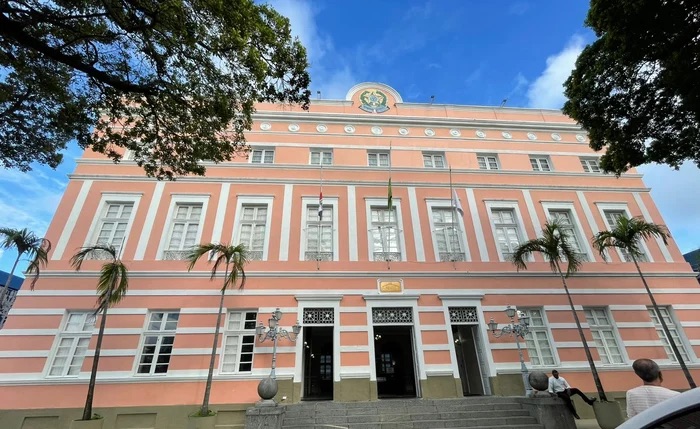 CASO DE FAMÍLIA: PAI E FILHO ASSUMEM O MESMO CARGO NA ASSEMBLEIA LEGISLATIVA
