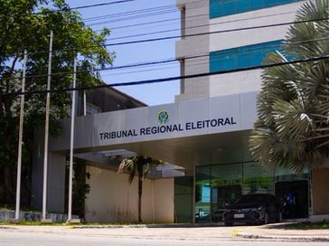Justiça Eleitoral suspende divulgação de pesquisa que apontava liderança de Renan Calheiros para o Senado