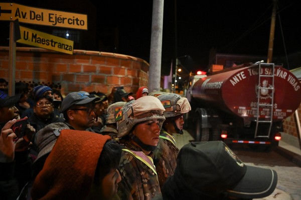 EXPLOSÃO EM QUARTEL NA BOLÍVIA DEIXA 2 MORTOS E DEZENAS DE FERIDOS