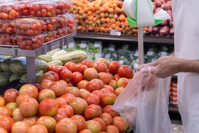 CESTA BÁSICA FICOU MAIS BARATA EM 25 CAPITAIS EM AGOSTO