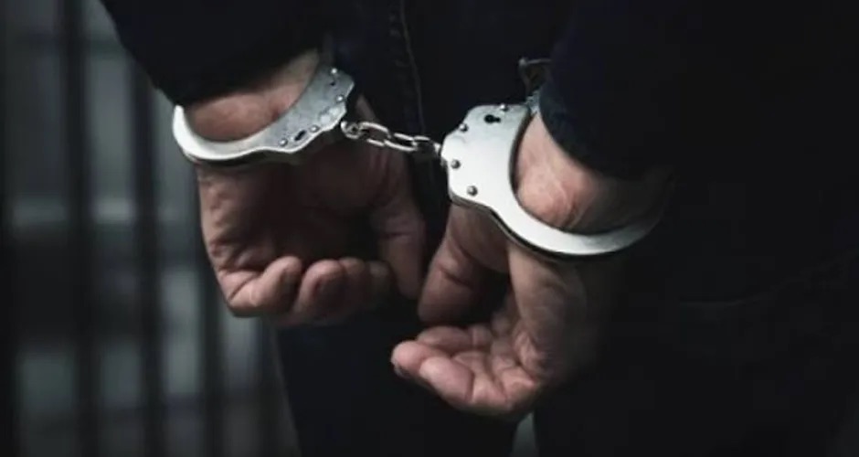 Marido é preso após ame4çar jogar mulher da varanda de prédio na Ponta Verde