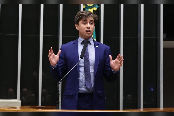 Nikolas admite que postou laudo falso da PF, mas diz que apagou logo depois