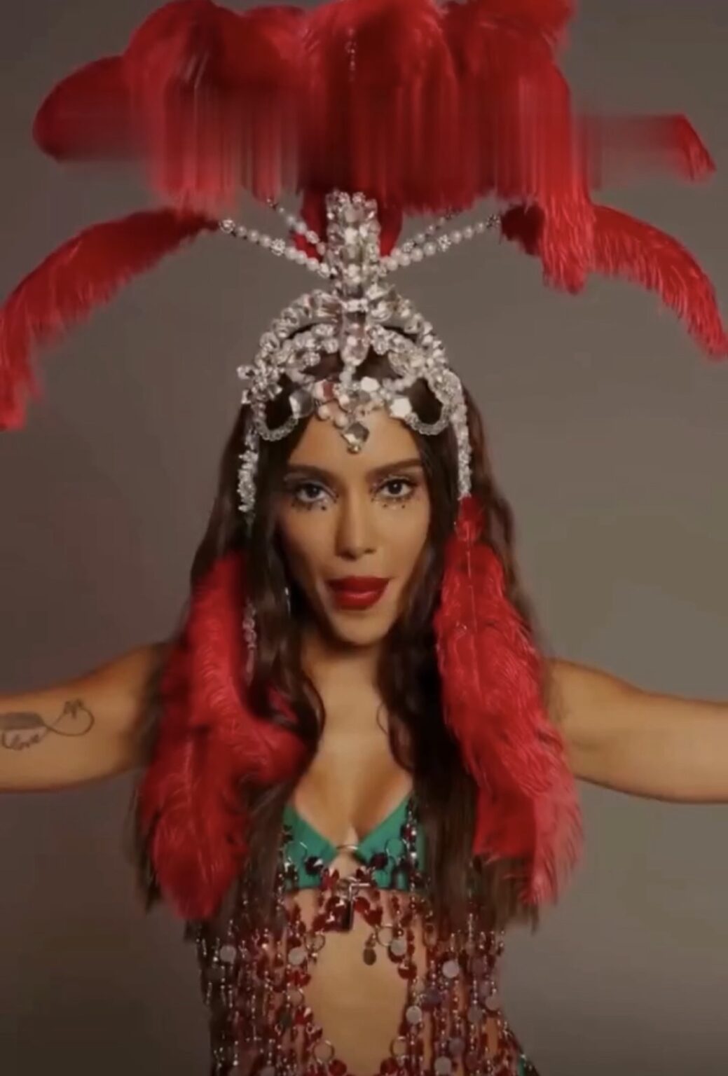 ANITTA SOBRE SER A NOVA RAINHA DE BATERIA DA GRANDE RIO: “ME ESFORÇAREI MUITO”