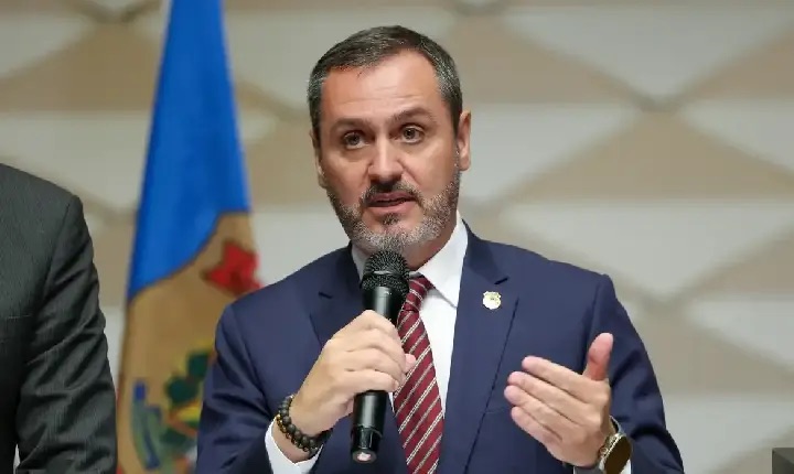 Onze diretores da Polícia Federal colocam cargo à disposição em apoio a Andrei Rodrigues